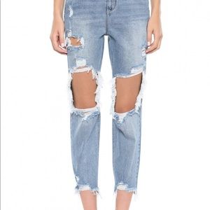 NWT Cello high rise distressed skinny jeans!!!